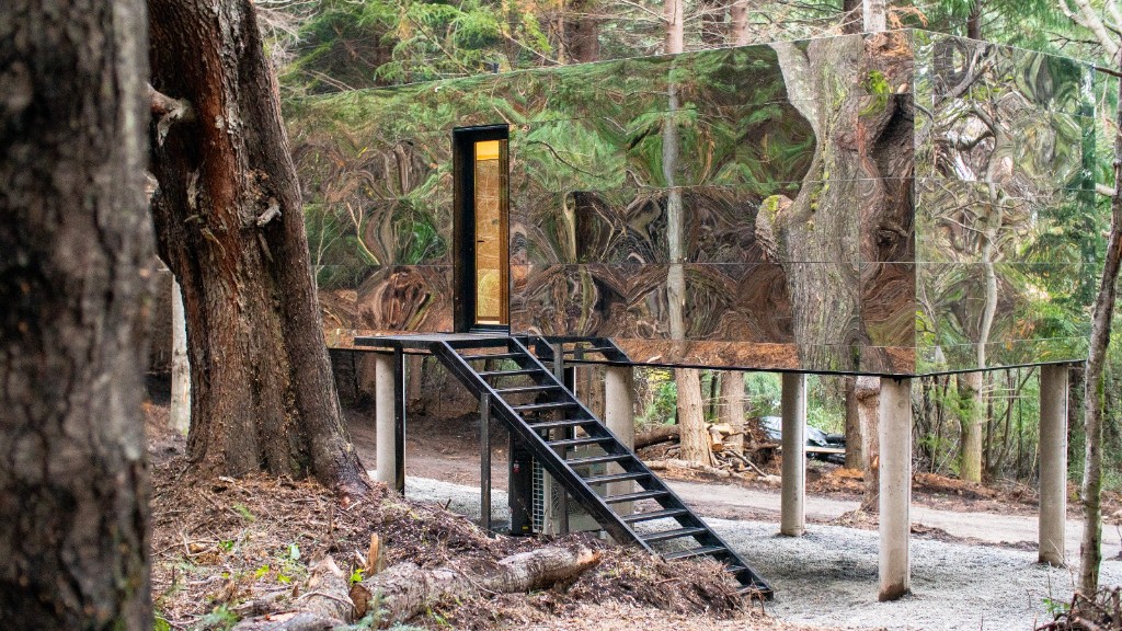 Acceso a la cabaña espejada